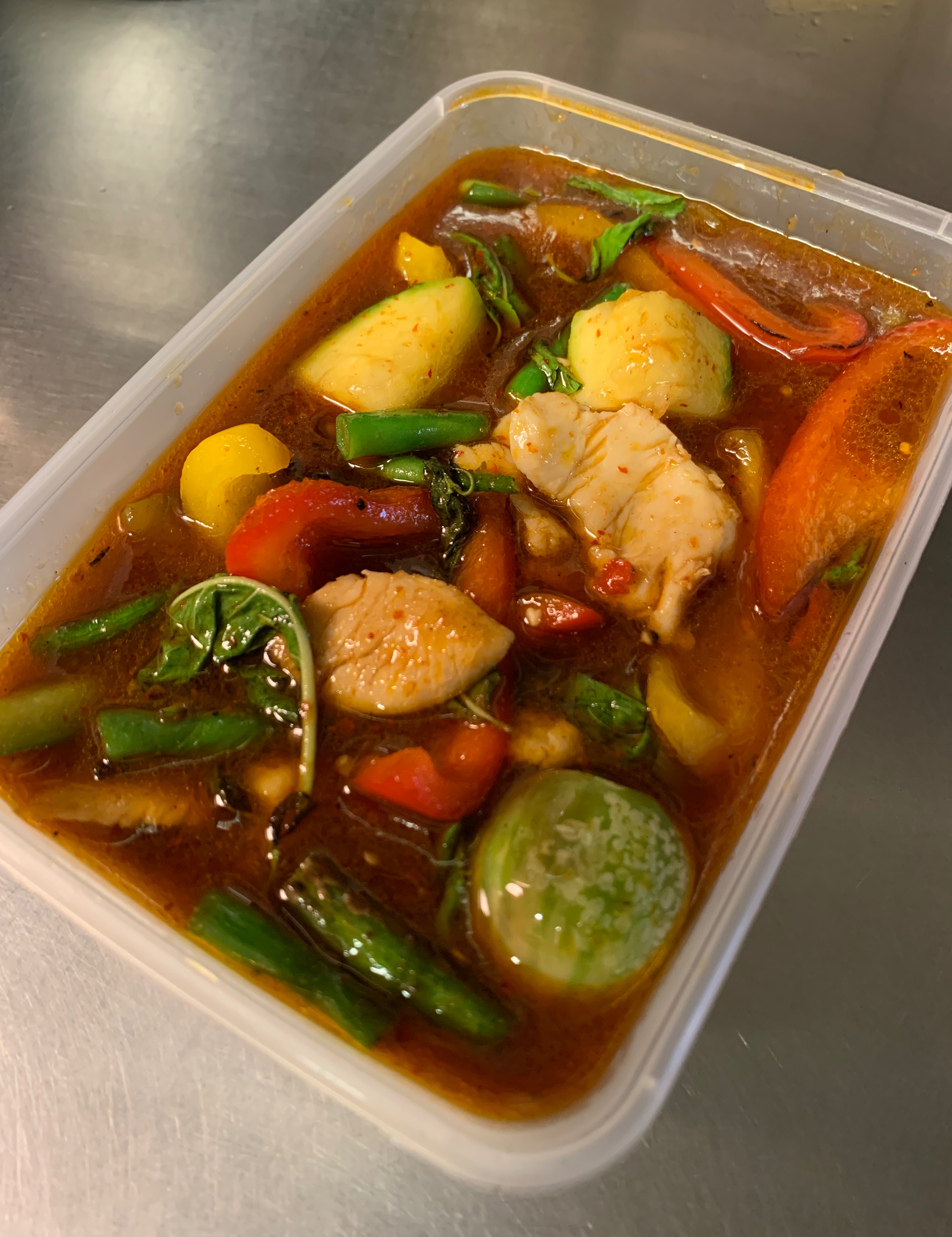 nr.8B thailandsk speciel ret rødkarry UDEN kokosmælk.
