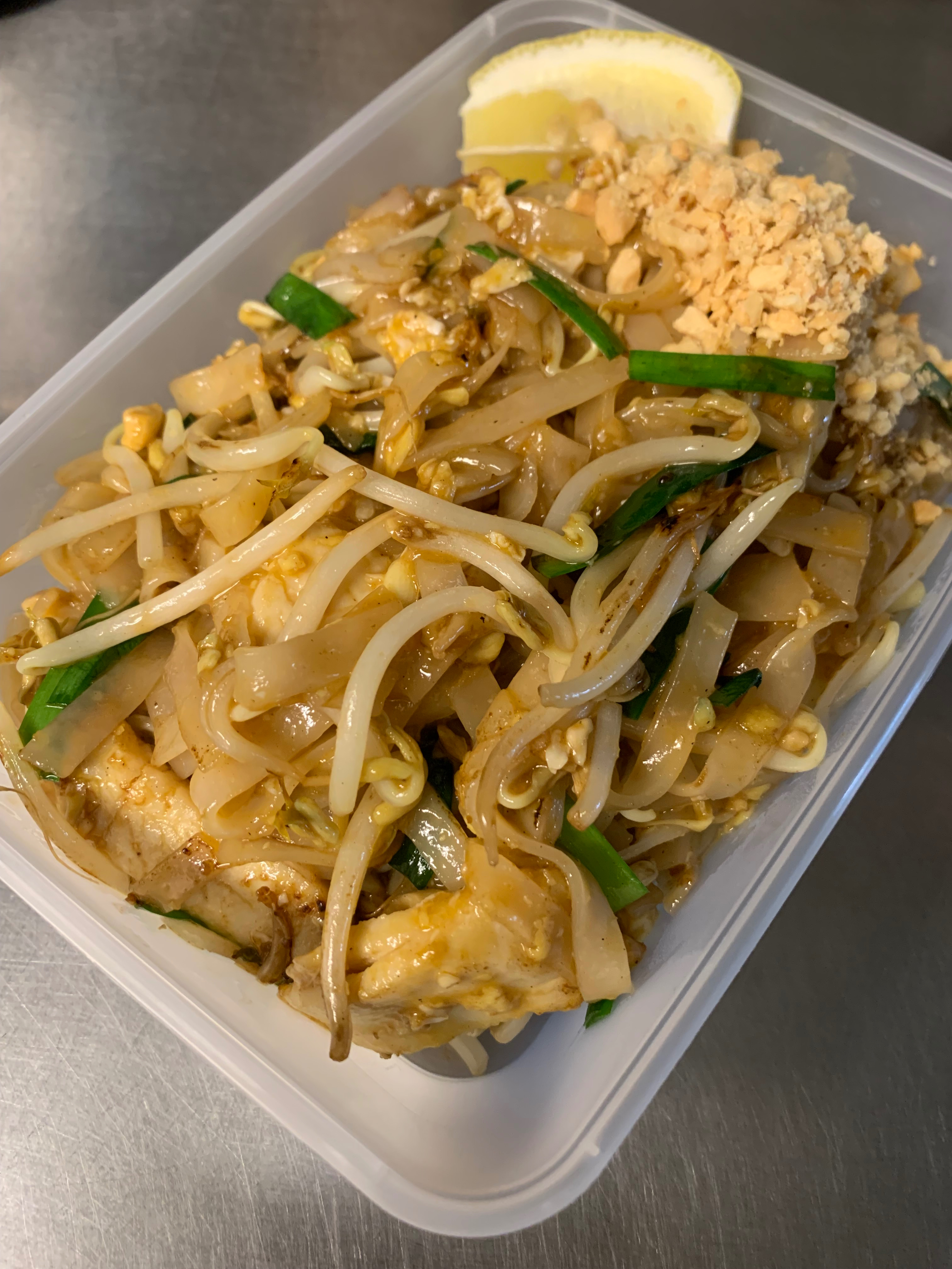 nr.15 stegte nudler i rejepasta,æg og jordnødder.